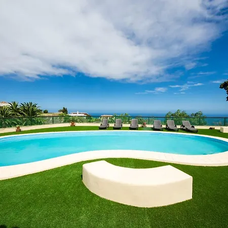Galguen Paradise In The Island Of Stars. Villa.