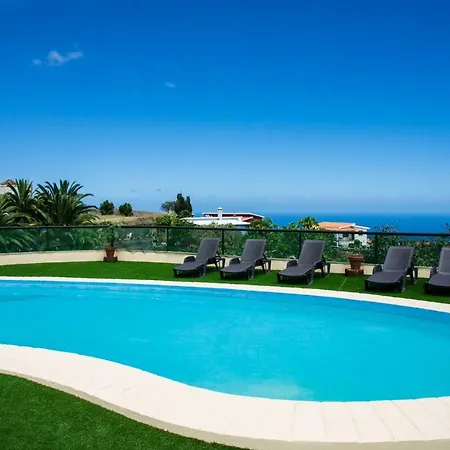 Galguen Paradise In The Island Of Stars. Villa. Βίλα